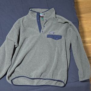 Patagonia Gray and Blue Snap-T Fleece Pullover
